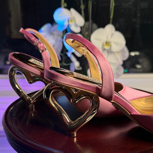 Badgley Mischka Lucille Heart Heel Slingback Pumps - Picture 11 of 12
